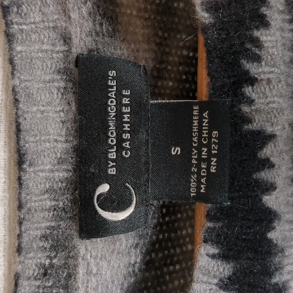C by Bloomingdales 100% Cashmere Zebra Print Sweater Size Small EUC - Picture 4 of 14